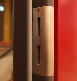 SafetyDesign - the safe and aesthetic anti-finger trapping solution