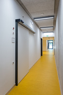 Schiebetürelement mit Automatik-Antrieb