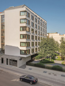 55-Zimmer-Hotel mit Eigentumswohnungen und großem Garten